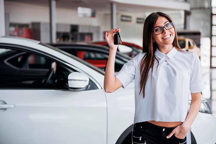 Bør du kjøpe eller lease bil? Hva lønner seg?